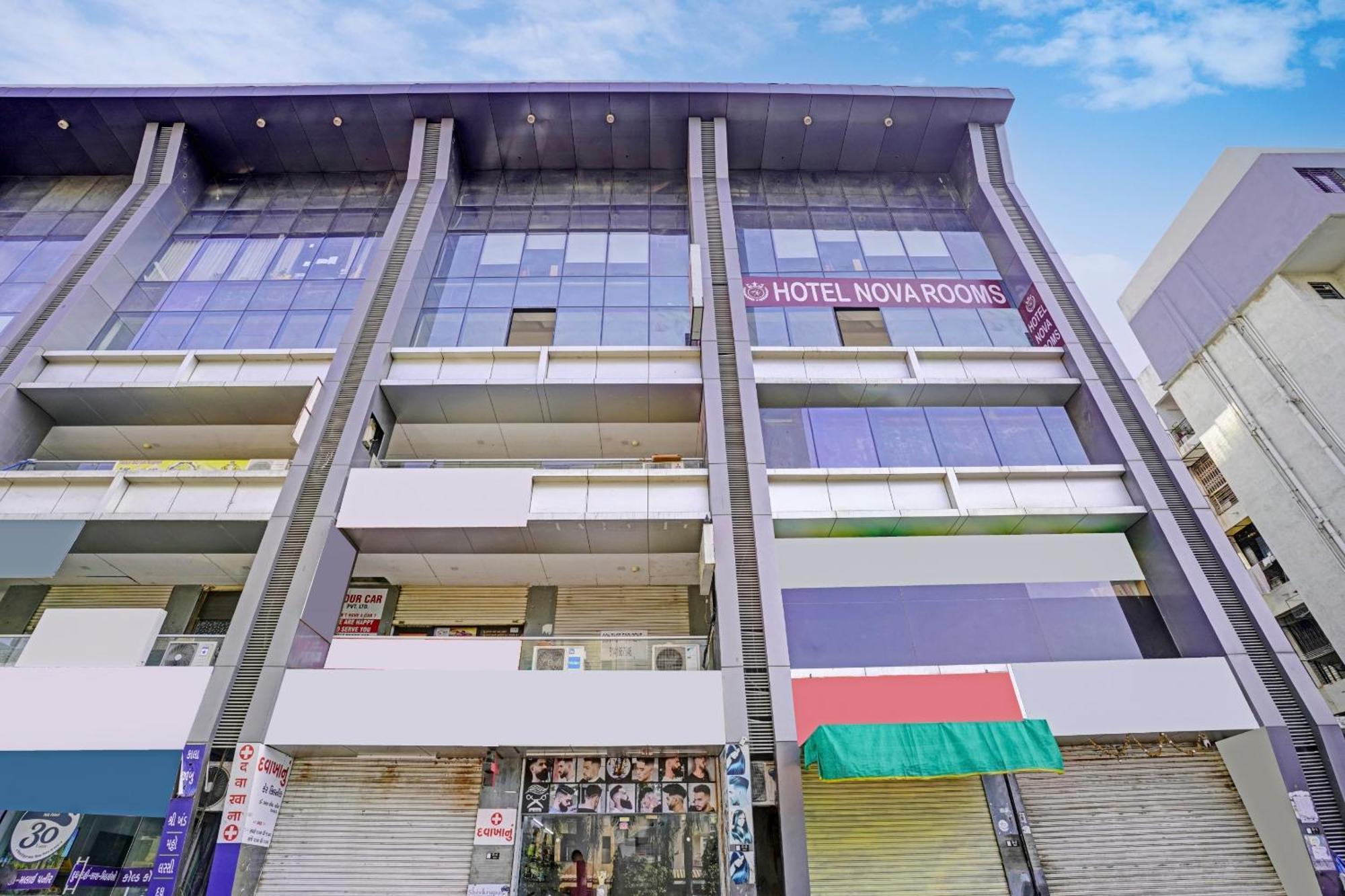 Hotel O Nova Rooms Surat Dış mekan fotoğraf